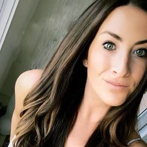 Meet your Posher, Larissa